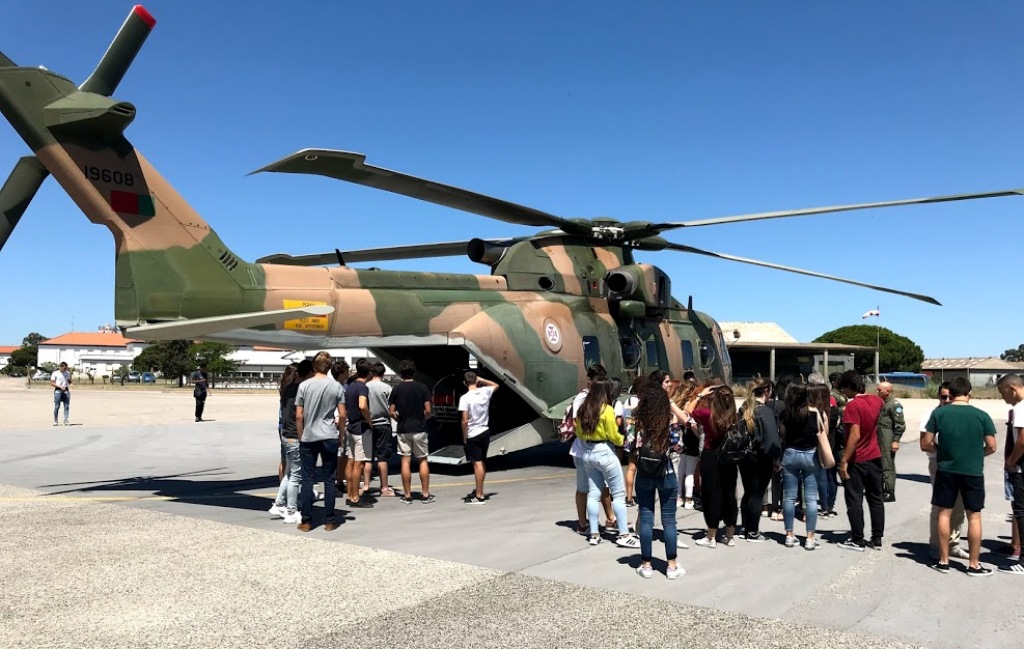 IDN promove visita a Base do Montijo.jpg